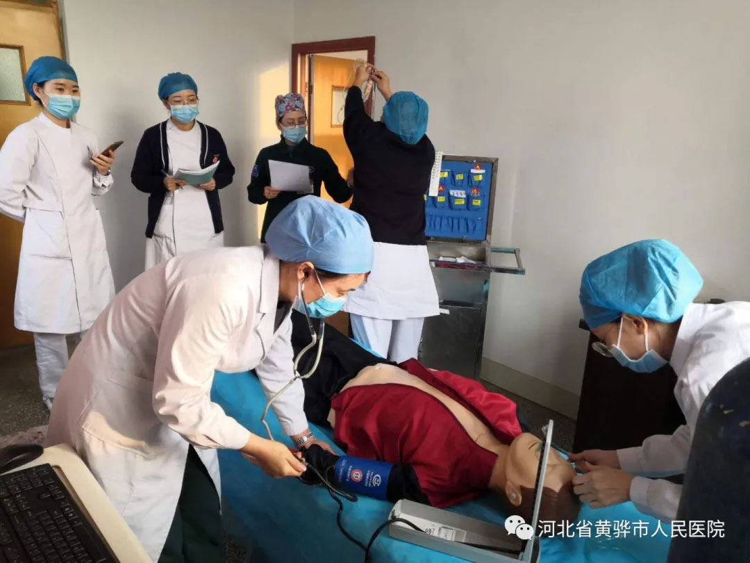 规范精准 快速高效——护理部组织护理人员应急演练